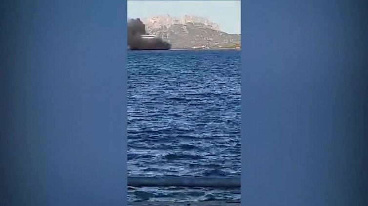 Olbia, fiamme in un traghetto Grimaldi