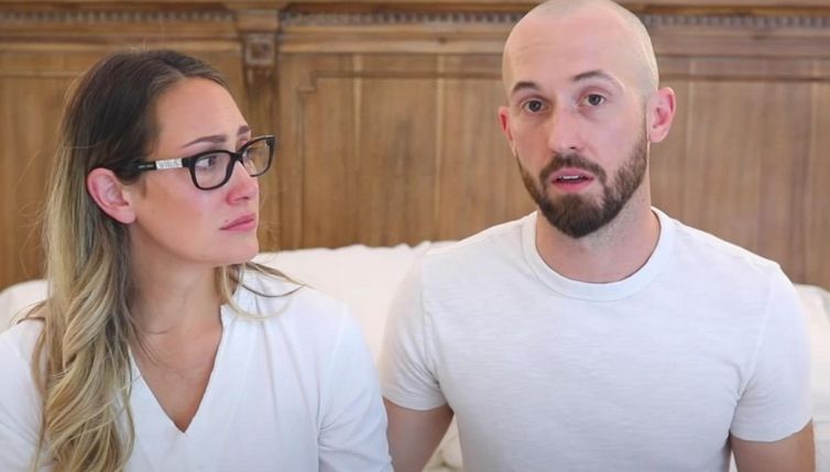 Coppia di influencer "restituisce" un bimbo autistico