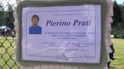 Funerali Prati, l'addio a "Pierino la peste": Baresi lo omaggia con la maglia del Milan