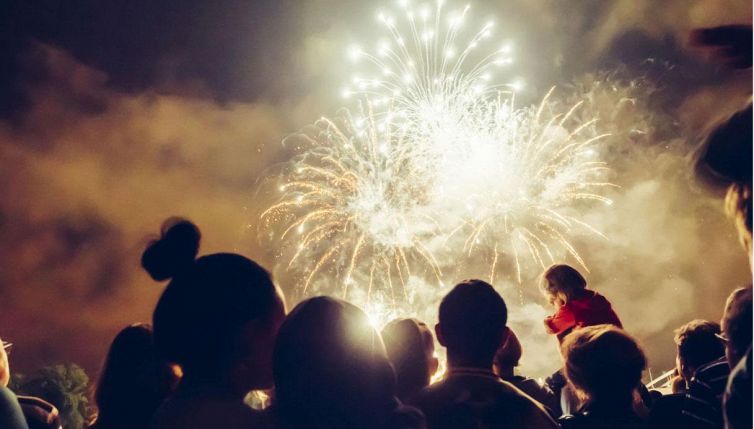 Vai a guardare i fuochi d'artificio? Attenzione al vento