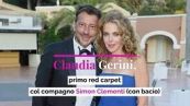 Claudia Gerini, primo red carpet col compagno Simon Clementi (con bacio)