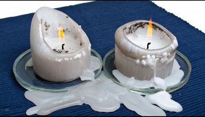 Come rimuovere le macchie di cera dai tessuti