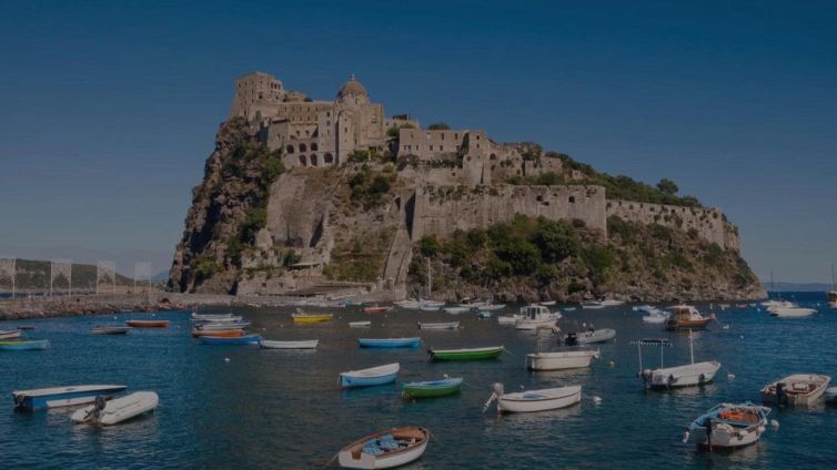 Il Castello Aragonese, gioiello che da 25 secoli si affaccia su Ischia