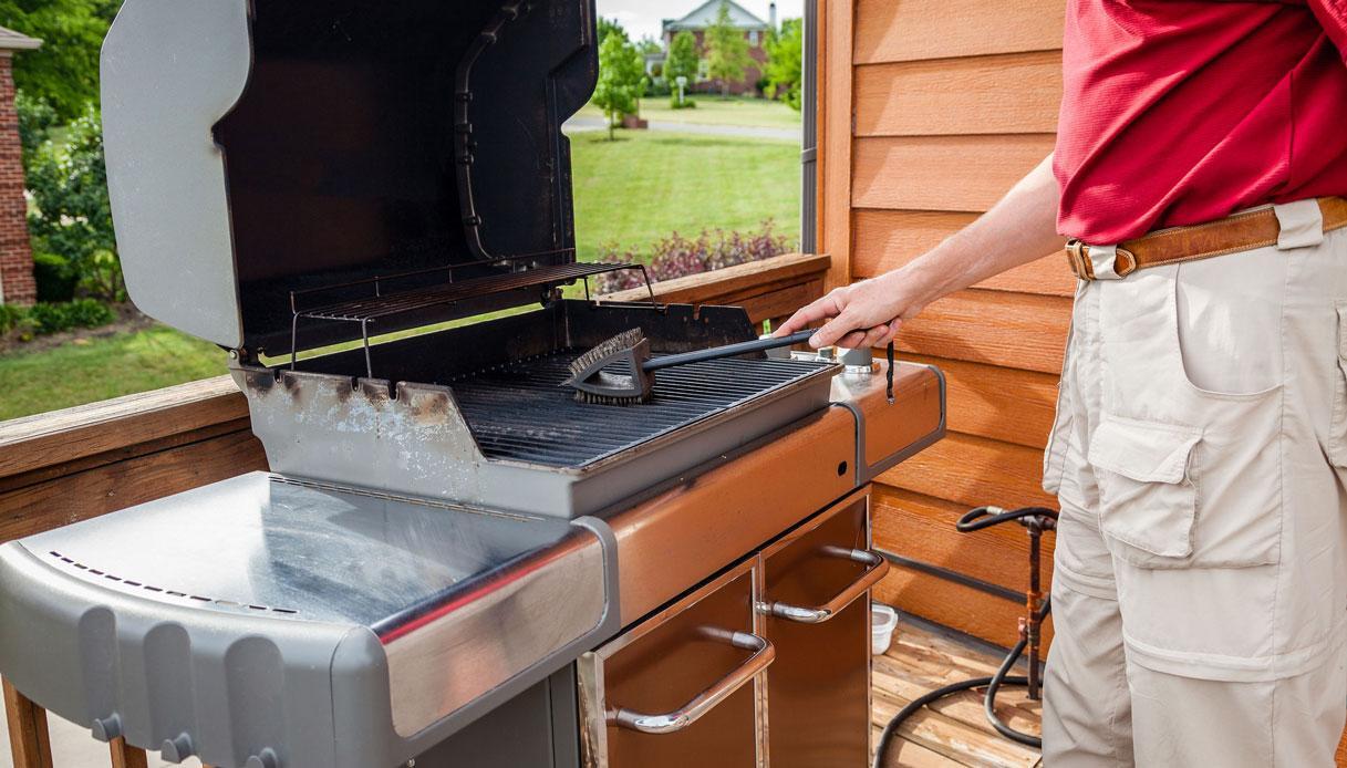 Come pulire la griglia del barbecue? Usa questa verdura