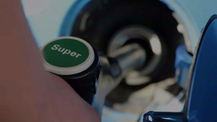 Benzina a 1 euro al litro dal 31 agosto: sconto test in Friuli