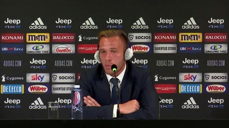 Barcellona, Arthur: "Club che porto nel cuore ma è il passato, ora testa alla Juve"
