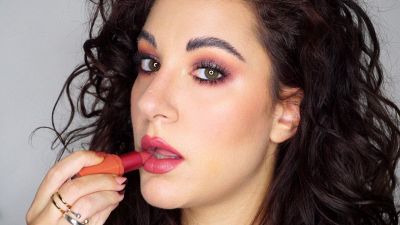 Makeup elegante e labbra nude: un look da tutti i giorni