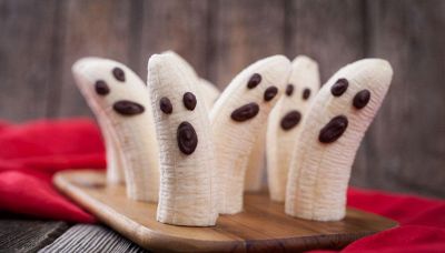 Halloween, fantasmi di banana e zucche di mandarino: come farli