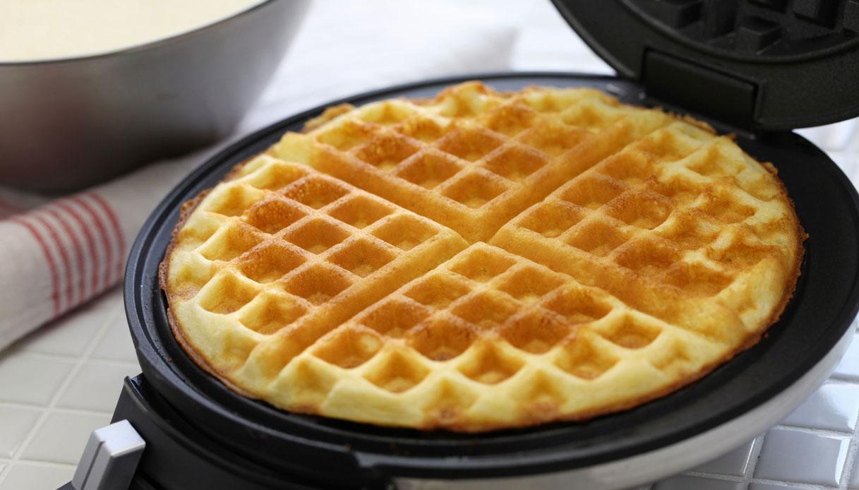 Piastra per waffle, il trucco per pulirla senza fatica