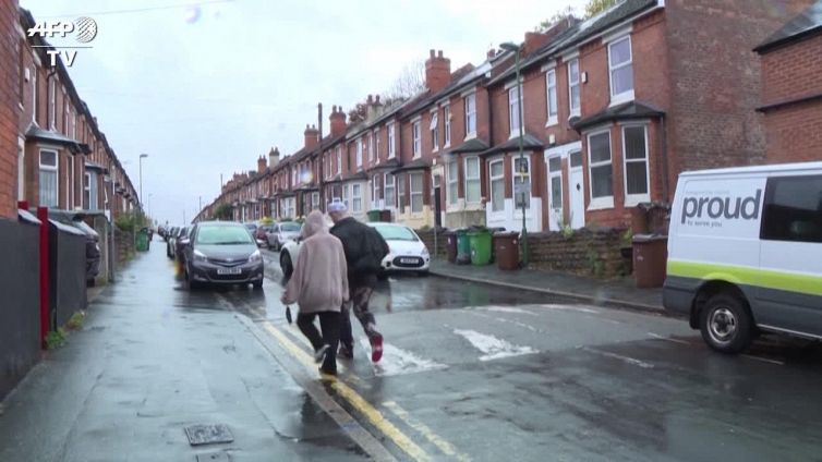 La bambina con l'hula hoop: il nuovo murale di Banksy a Nottingham