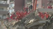 Turchia, si scava tra le macerie alla ricerca di possibili superstiti dopo il terremoto