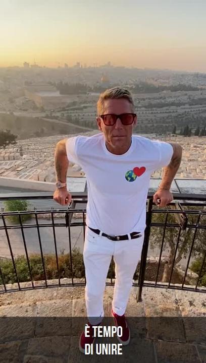 Covid, il messaggio social di Lapo Elkann