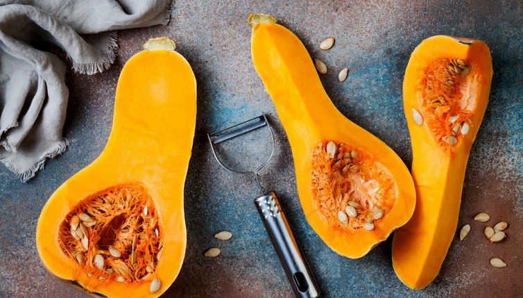 Il trucco per tagliare la zucca in modo facile e veloce