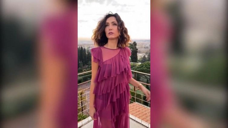 Caterina Balivo incanta Instagram con eleganza e trasparenze