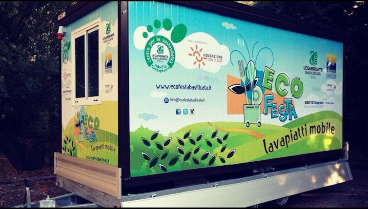 Lavapiatti mobile, soluzione ideale per feste ad impatto zero