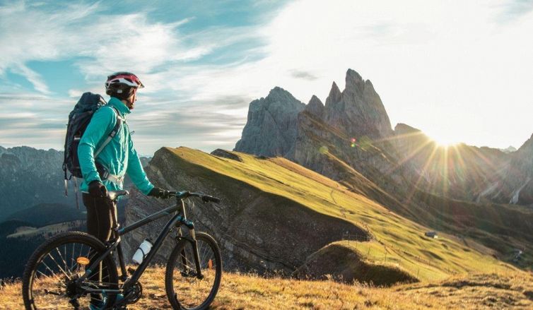 Dolomiti e Sardegna tra i 10 posti da visitare