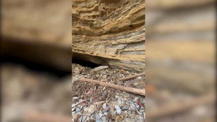 La piccola grotta in California che nasconde una spiaggia segreta