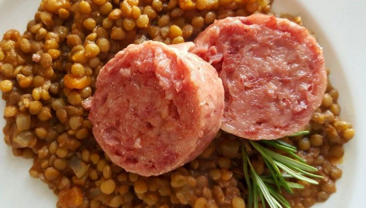 Perché mangiamo zampone e lenticchie a capodanno