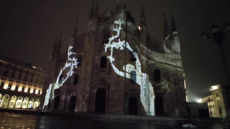 Capodanno 2021: "Pensieri illuminati" sul Duomo di Milano