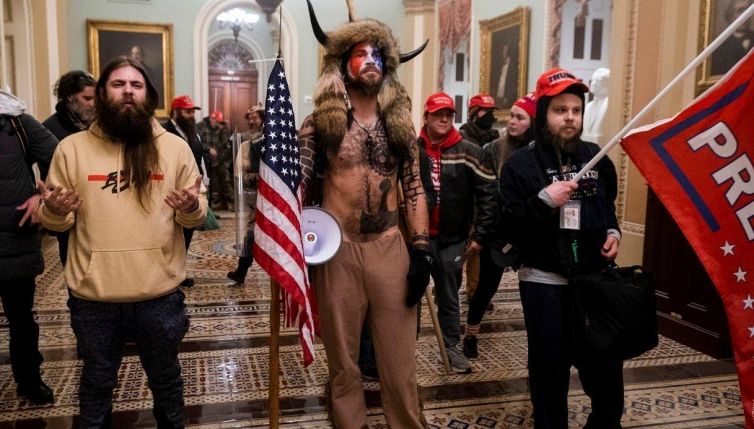 Assalto a Capitol Hill: tutte le fake news diffuse in rete