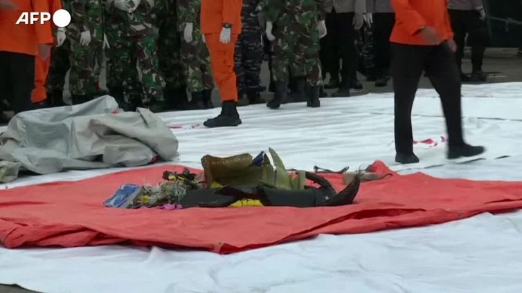 Giacarta, recuperate le scatole nere dell'aereo caduto sabato