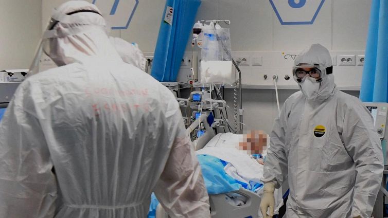 Pazienti Covid meno soli, potranno riconoscere i medici grazie a un badge