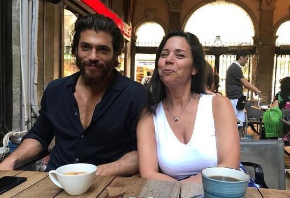 Guldem Hanim, chi è la bellissima mamma di Can Yaman
