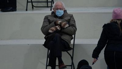Bernie Sanders, la vera storia della donna che ha realizzato i suoi guanti
