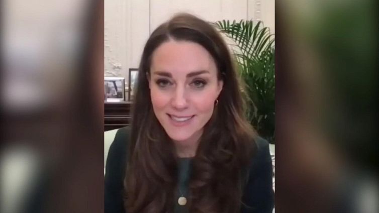 Kate Middleton torna in pubblico e confessa di essere esausta