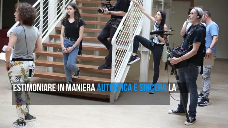 ‘POV – I primi anni’, la serie tv sull’ingresso alle superiori