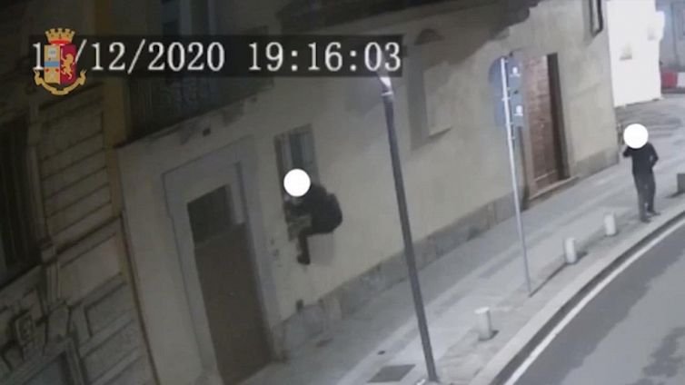 Ladri acrobati: ecco come svaligiano le case di lusso