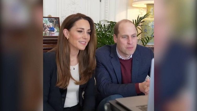 Kate Middleton incanta con la giacca smoking