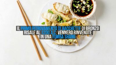 Sai perché i cinesi mangiano con le bacchette?