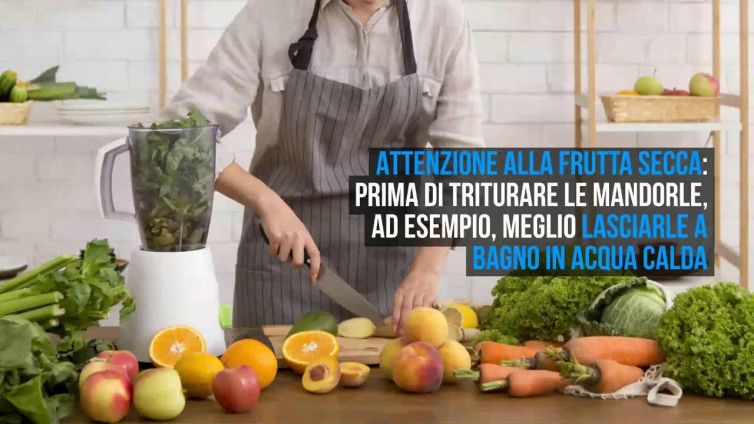 Gli alimenti che non dovresti mai mettere nel frullatore