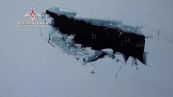 La spettacolare manovra dei sottomarini nucleari russi nei ghiacci dell'Artico