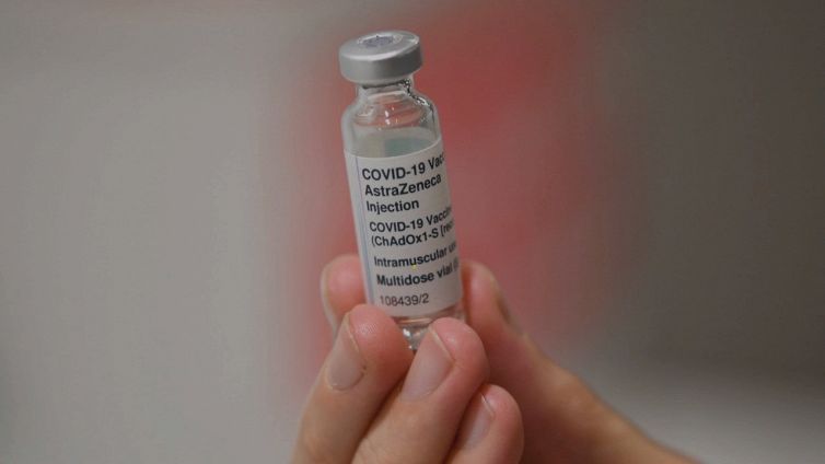 Vaccino AstraZeneca perché ora si chiama 'Vaxevria'