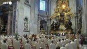 Papa Francesco celebra la Messa del Crisma per il Giovedi' Santo
