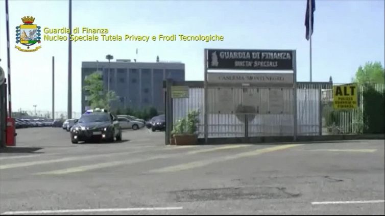 Covid, vendita illegale di vaccini: bloccati due canali Telegram
