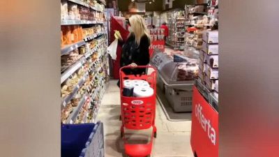 Mara Venier show al supermercato