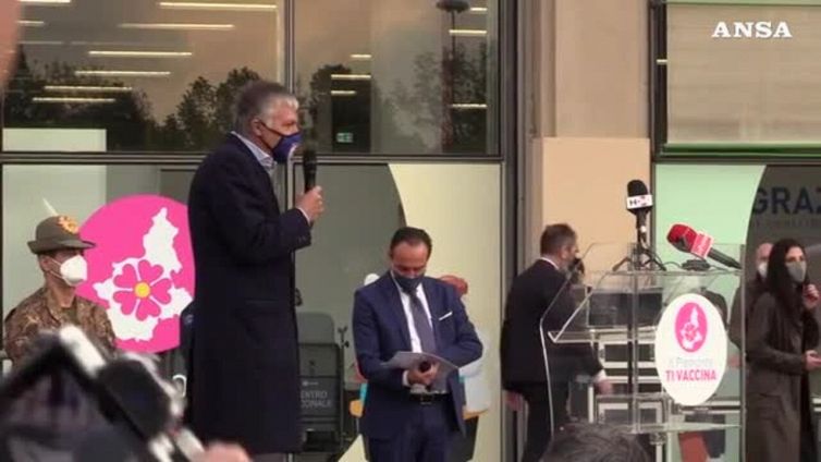 Vaccino, Figliuolo inaugura a Torino il nuovo centro del Lingotto