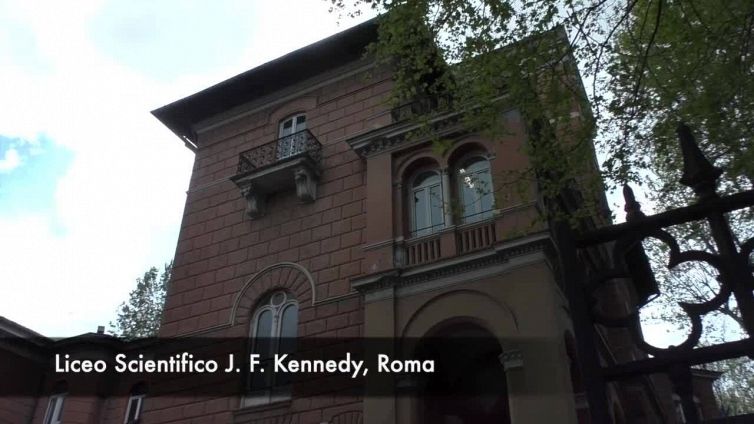 Al Liceo Kennedy di Roma gia' al limite del distanziamento con il 50% in presenza