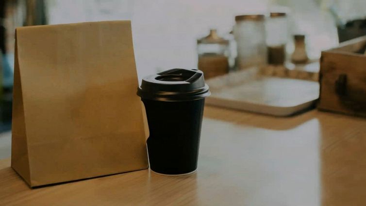 Bar in zona gialla: nuovi orari per l'asporto