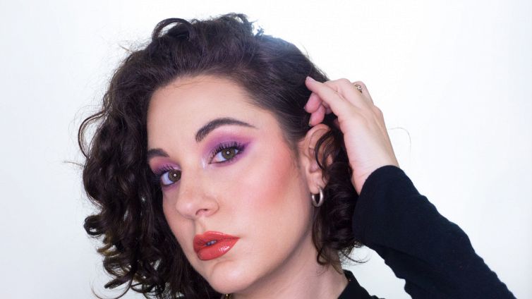 Trucco colori pastello lilla e pesca per la primavera e l'estate