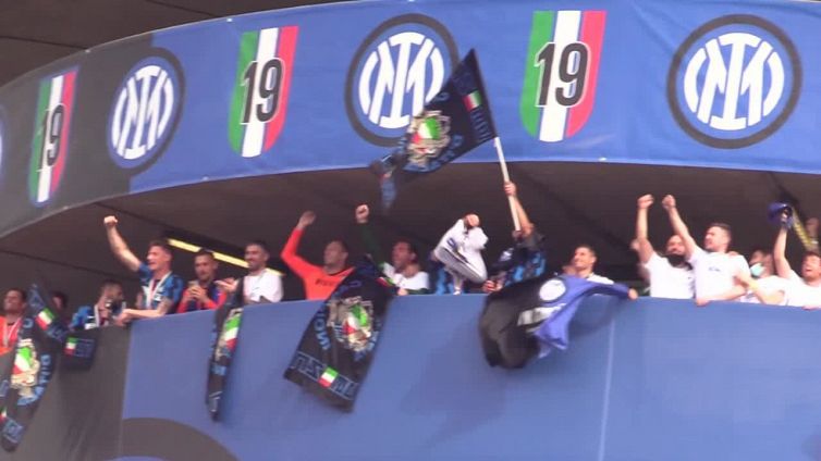 Calcio: gol e tifosi, Inter è gran festa scudetto