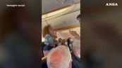 Lite sul volo RyanAir a causa di una passeggera fuori controllo senza mascherina