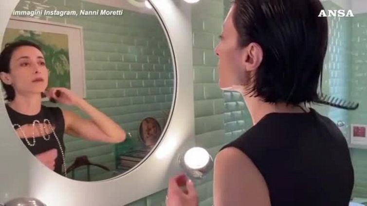 Cinema, Nanni Moretti canta 'Soldi' di Mahmood su Instagram