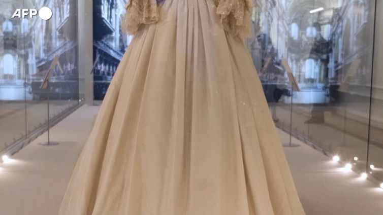 Lady D, l'iconico abito da sposa di Diana protagonista di una mostra a Kensington Palace