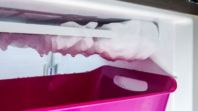 Frigo e freezer, come sbrinarli e pulirli