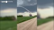 Le spettacolari immagini di un tornado in Canada