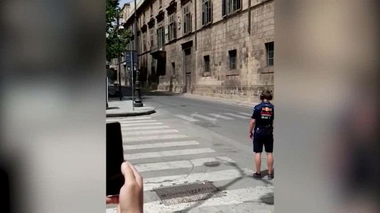 Palermo, lo spot con l'auto F1 Red Bull fa impazzire il traffico